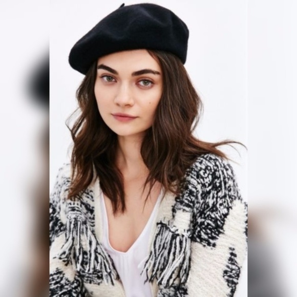 Moda Boutique Accessories - Wool "Contessa" Black Beret